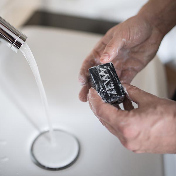 Body and Face Soap - Seife mit Aktivkohle für Körper und Gesicht